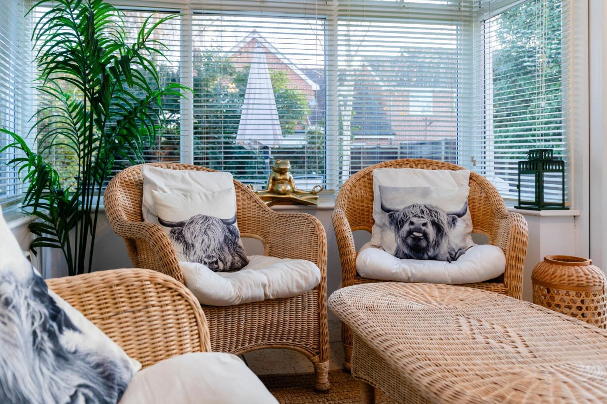 Chichester Retreat House With Free Parking Exteriér fotografie