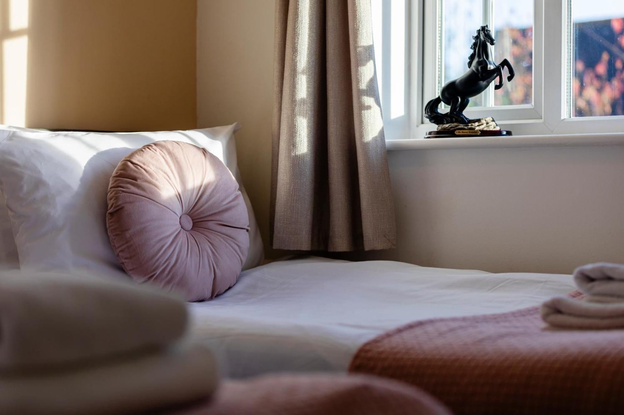 Chichester Retreat House With Free Parking Exteriér fotografie
